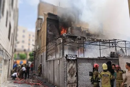 جزئیات حریق گسترده یک انبار در خیابان مولوی تهران