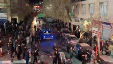 حضور زنجیرزنان وردنجانی در تجمع خیابانی شهرکرد+ فیلم