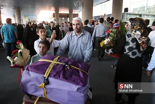 بازگشت اولین کاروان حجاج از سفر حج