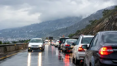 ترافیک سنگین در محورهای چالوس، هراز و آزادراه قزوین-تهران