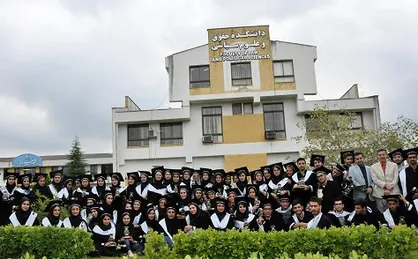 اتاق کار اساتید؛ محل برگزاری کلاس دانشجویان/ احداث ساختمان جدید برای دانشکده حقوق دانشگاه مازندران ضروری است