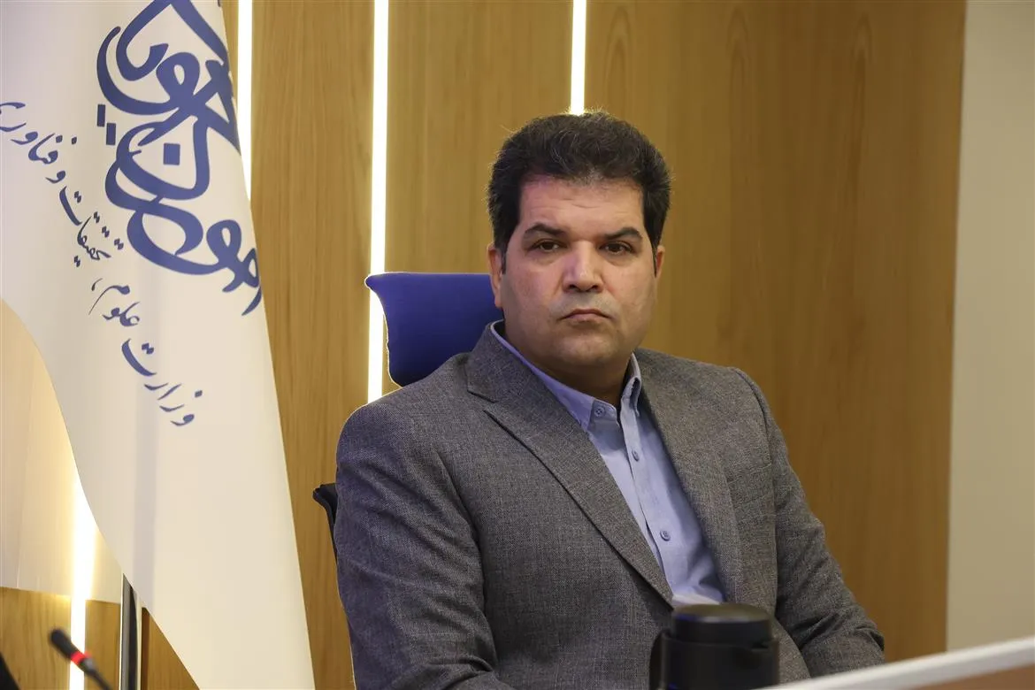 الزام موسسات جذب دانشجوی بین الملل به همکاری کامل با دانشگاه‌ها براساس الگوی قرارداد و دستورالعمل ابلاغی از سوی سازمان امور دانشجویان