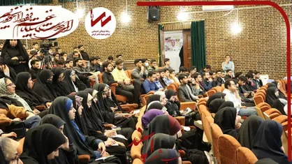 برگزاری شب شعر دانشجویی &laquo;اسپند&raquo; در دانشگاه فرهنگیان کرمان