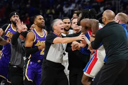 درگیری خونین &laquo;لبران جیمز&raquo; در لیگ NBA
