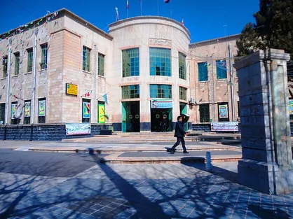 واکنش بسیج دانشجویی شیراز به سفر ۲۰ نفر از مدیران شهرداری به دبی