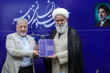 رئیس دانشگاه آزاد اسلامی دومین حکم ریاست کمیته فرادستگاهی کشور را دریافت کرد