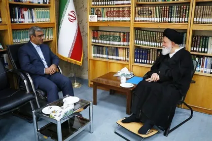 تأکید امام جمعه مشهد بر اتخاذ راه حل&zwnj;های جایگزین برای قطعی برق