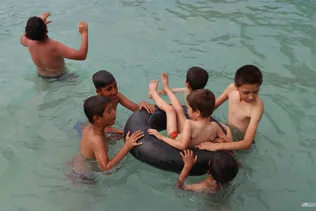 شنا در بش قارداش