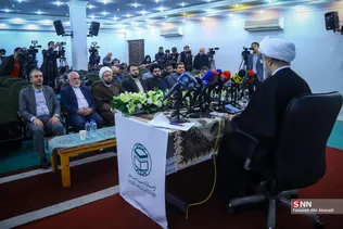 نشست  حمید شهریاری