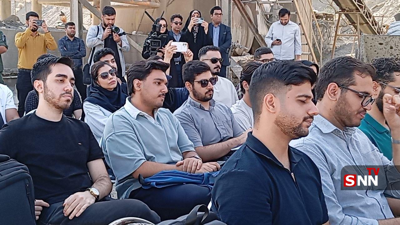 کلاس درس در قلب میدان/ پل B۱ امروز میزبان کلاس آموزشی دانشجویان خوارزمی بود کلاس درس در قلب میدان/ پل B۱ امروز میزبان کلاس آموزشی دانشجویان خوارزمی بود