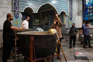 پخت و پخش نذری در شب عید غدیر خم