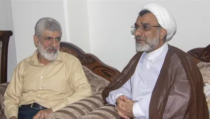 دیدار دبیر شورای عالی انقلاب فرهنگی با خانواده شهید احمدی روشن