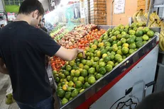 قیمت میوه در میادین و بازار‌های میوه و تره بار اعلام شد