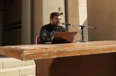 دست ناپاکی که بخواهد با شیطان و دشمن ملت دست دهد قطع خواهد شد