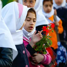 جشن «سپاس معلم» در مدارس سراسر کشور برگزار شد