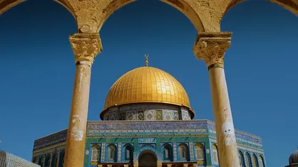 حضرت آیت&zwnj;الله خامنه&zwnj;ای: هدف این مبارزه، آزادی همه&zwnj;ی سرزمین فلسطین -از بحر تا نهر- و بازگشت همه&zwnj;ی فلسطینیان به کشور خویش است.