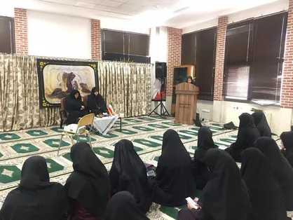 گردهمایی دانشجویی با حضور خانواده شهید مدافع حرم اکبر نظری در دانشگاه صنعتی کرمانشاه برگزار شد