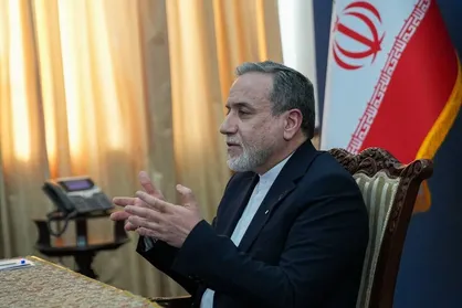 ما هیچ محدودیتی برای دفاع از خودمان نداریم / زمانی که متجاوز متوقف شود ما هم دفاع را متوقف می&zwnj;کنیم