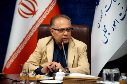 دبیری: رئیس&zwnj;جمهور و دولت موافق تدریس &lrm;زبان مادری در مدارس هستند