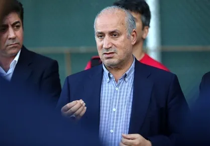 تاج: ۶۳ بازیکن تحت قرارداد یک مدیربرنامه هستند