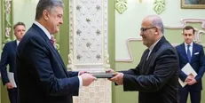 سفیر جدید ایران استوارنامه خود را تقدیم رئیس جمهور اوکراین کرد