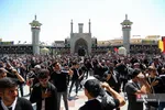 مردم شهر مقدس قم از نقاط مختلف شهر با برپایی دسته‌جات عزاداری به مناسبت روز تاسوعای حسینی به سمت حرم مطهر بانوی کرامت حرکت کرده به عزاداری و سوگواری می‌پردازند. 