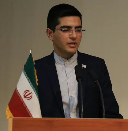 جنگ&zwnj;قدرت یا سودای&zwnj;خدمت؟