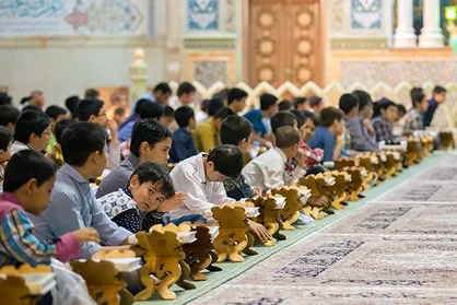 ۱۰ میلیون نفری که چشم و گوششان به دهان بقیه نیست!