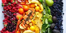 آیا دیابتی‌ها بدون محدودیت می‌توانند میوه مصرف کنند؟