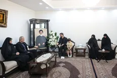 دیدار پزشکیان با خانواده امام جمعه فقید تبریز و سرتیم حفاظت شهید رئیسی