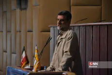 نظام آموزشی ما نخبه کُش است/ از ۱۰۰ دانشجوی شریف تنها یک نفر در ایران می‌ماند