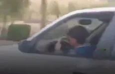 رانندگی کودک ۹ ساله در شهرستان بهارستان اصفهان!
