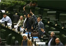 نمایندگانی که با تأخیر به مجلس رسیدند