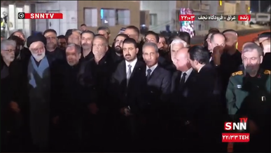 حضور فرزند ارشد رهبر شهید در مراسم استقبال و ادای احترام به پیکر مطهر در فرودگاه بغداد+فیلم