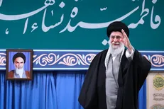 رهبر انقلاب: آینده‌ی ایران دست شما جوان‌هاست؛ چشم امیدمان را به شما دوخته‌ایم