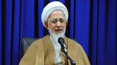 حق نداریم اسلامی حرف بزنیم و قارونی عمل کنیم