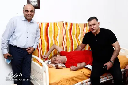 کار ارزشمند علی دایی با یک کودک معلول + عکس