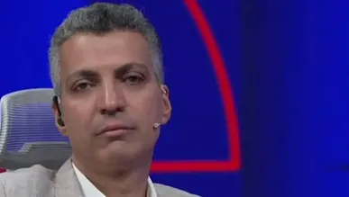 دست‌بوسی عادل فردوسی‌پور از سید عباس صالحی؛ آیا این ویدئو واقعی است؟ + فیلم