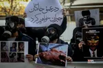 تجمع  دانشجویان مقابل سفارت آلمان