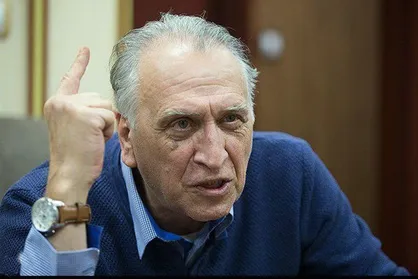 احمد نجفی: زمان به عقب برگردد بازهم در &laquo;خانه سینما&raquo; را گل می&zwnj;گیرم