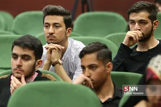 اکران مستند مردم نامحرم اند در دانشگاه تهران