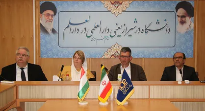 تفاهم&zwnj;نامه همکاری میان دانشگاه شیراز و سه دانشگاه مجارستان امضا شد