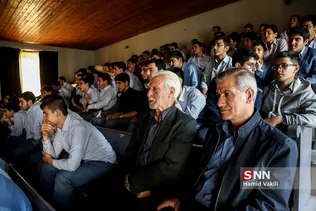 تماشای بازی پرسپولیس و کاشیما آنتلرز در دبیرستان البرز