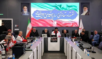 دومین کاروان کمک&zwnj;های مردمی آستان عتبه حسینیه به تهران رسید/ شجاعت و پایمردی ملت ایران الگویی برای کشور&zwnj;های اسلامی است