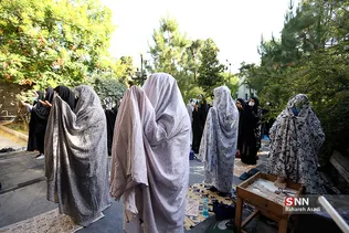 اقامه نماز عید فطر در مسجد دانشگاه تهران