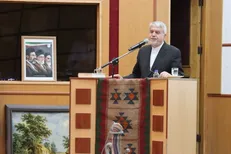 دولت همزمان معیشت مردم و حقوق ملت را پیگیری می‌کند