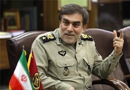 بازدید جانشین فرمانده کل ارتش از نمایشگاه ایده پردازی شهید نامجو