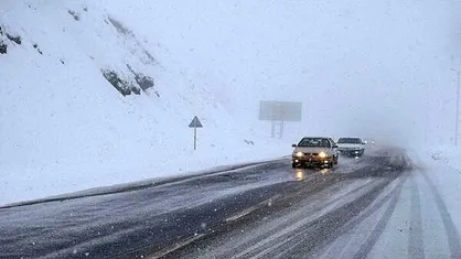 بارش برف و باران در محور&zwnj;های ۱۸ استان کشور