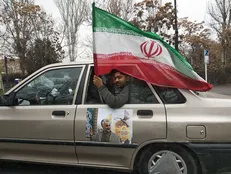 دانشجویان خراسان رضوی برای استقبال پیکر شهید سلیمانی به سمت میدان ۱۵ خرداد حرکت کردند