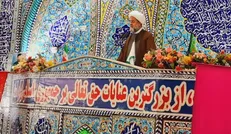 برداشت جنگل‌ها خلاف قانون و با رفاقت بازی موجب نابودی سرمایه‌های کشور است